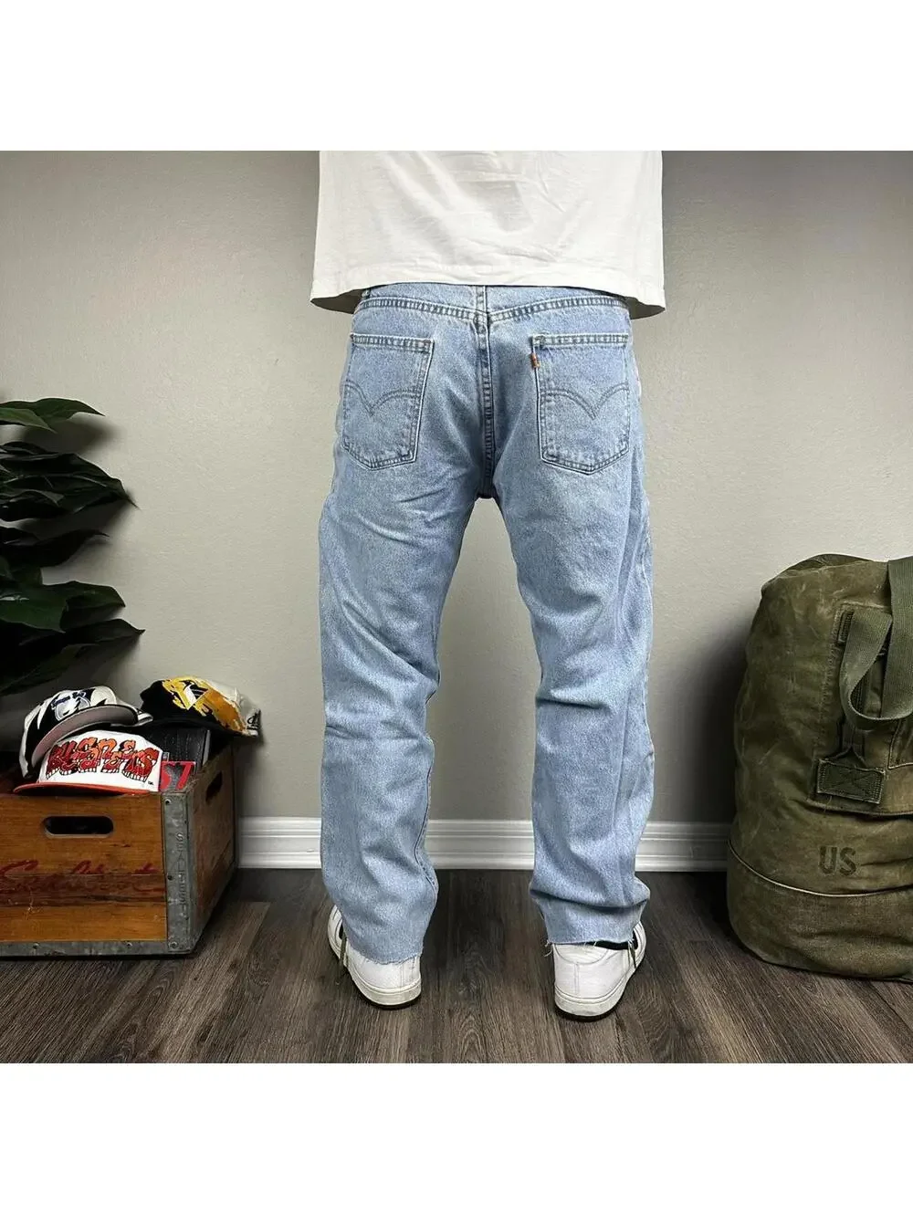 Vintage Levi’s 505 straight fit jeans light washed denim 90s orange tab jeans
